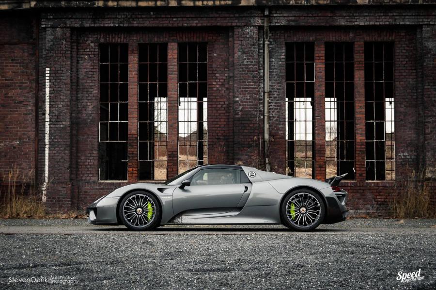  Porsche 918 Spyder by Edo Competition 2016 года  (фото 5 из 10)